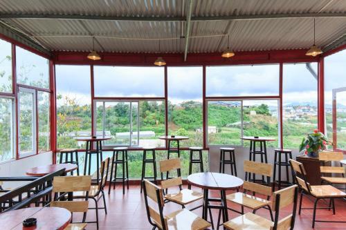 ?�n L?ng Homestay & Coffee