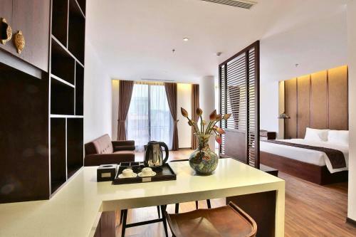 Dong Duong Hotel & Suites