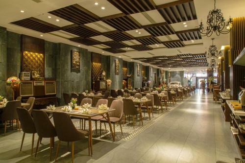 Dong Duong Hotel & Suites