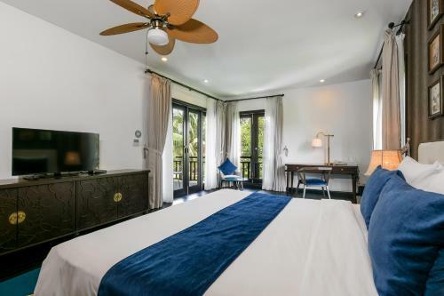 Emblemsea Furama Da Nang Beach Villa