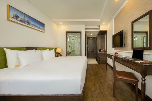Santa Luxury Hotel
