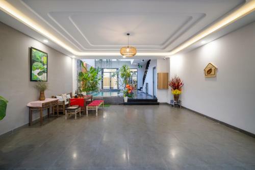 T P Villa