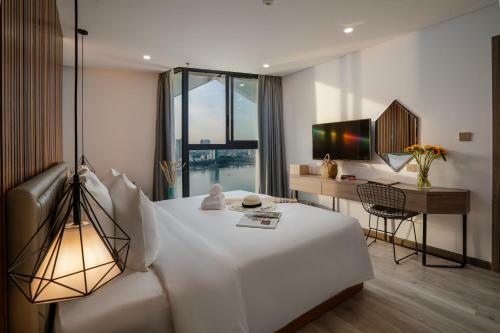 Haian Riverfront Hotel Da Nang
