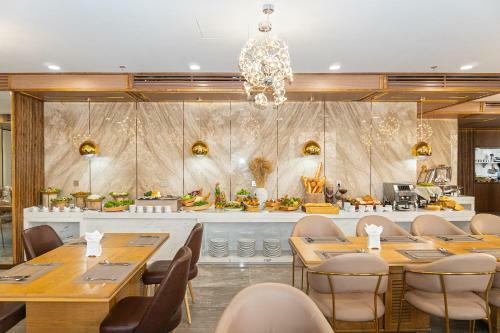 Haian Riverfront Hotel Da Nang