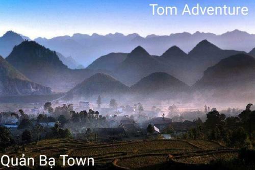 Hit The Road Ha Giang Hostel And Tours