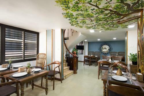 Ancient Lane Hotel