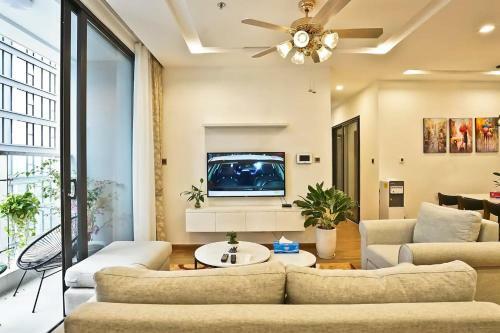 Bayhomes Metropolis Serviced Apartment