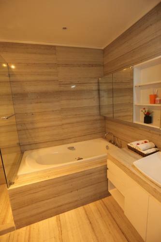 Hnc Premier Hotel & Residences