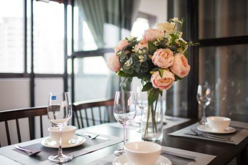 Hostal 6 Le Thanh Tong Building