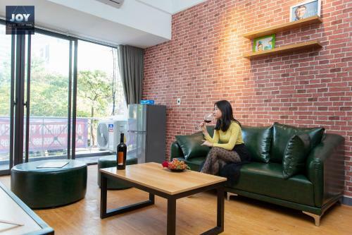 Hostal Lotte Center View Studio-netflix Tv
