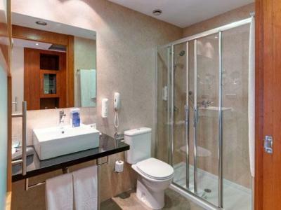 Hotel Port Valencia Azafata