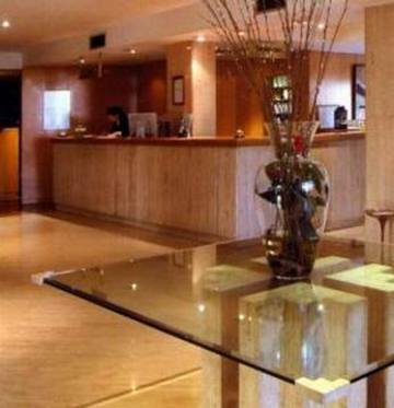 Hotel Port Valencia Azafata