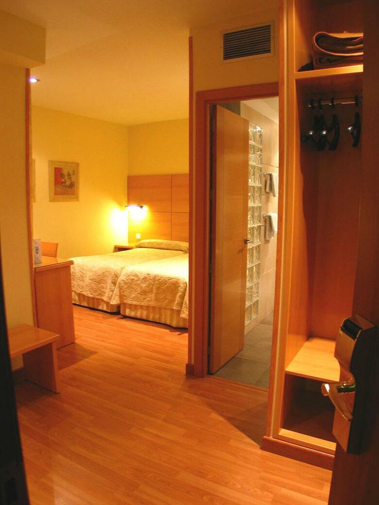 Hotel Serrano