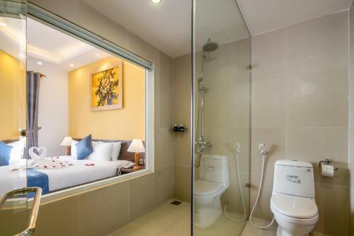 Triple Riverside Villa Hotel Hoian