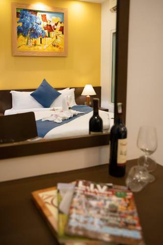 Triple Riverside Villa Hotel Hoian