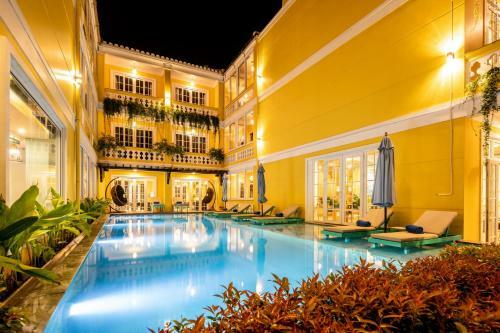 Triple Riverside Villa Hotel Hoian