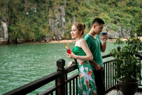 Sena Cruises - Wonder On Lan Ha Bay
