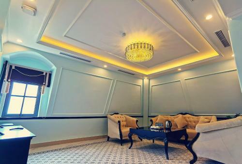 Dragon Hotel