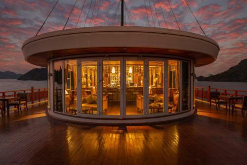 Heritage Line - Ylang Cruise