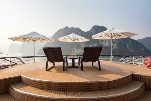 Scarlet Pearl Cruises