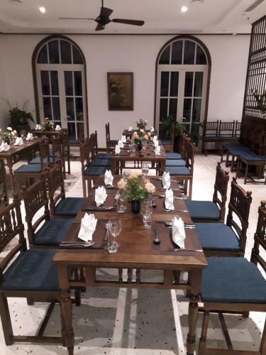 Lavian Hotel