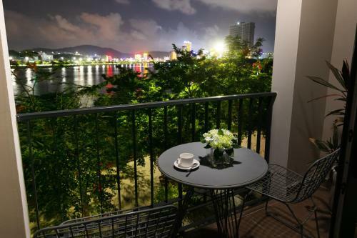 Hotel La Batisse Resort Halong