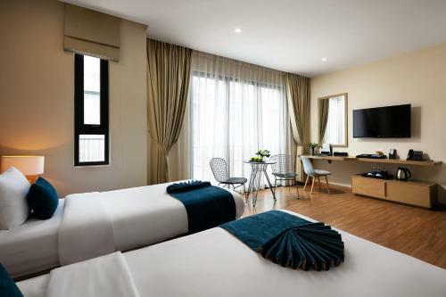 Hotel La Batisse Resort Halong