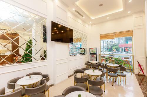 Paradise Hotel