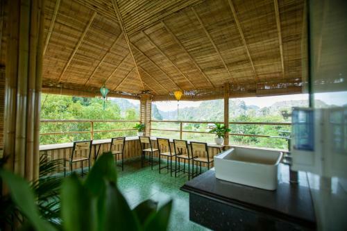 Hang Mua Bamboo Homestay
