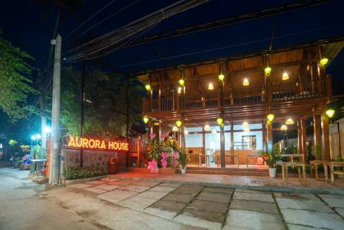 Hotel Aurora House