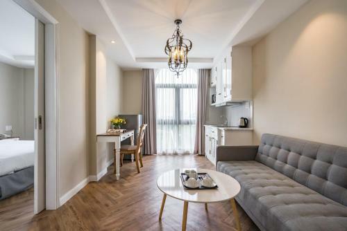 Parklane Hotel Saigon South