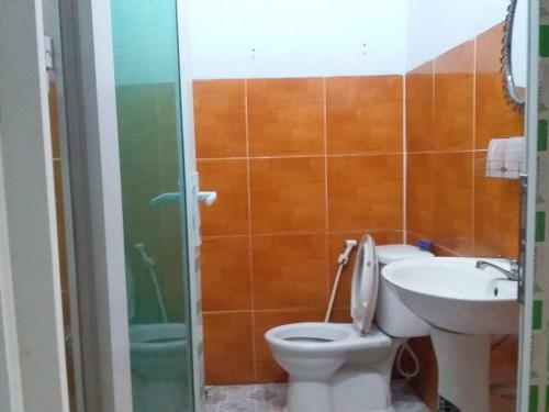Hotel C�ng Ty Tnhh Kh�ch S?n L� Phan
