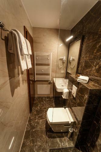Monarch Boutique Hotel