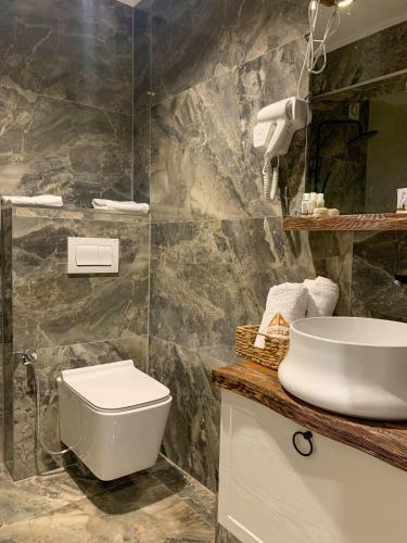 Ardit Dyla Hotels