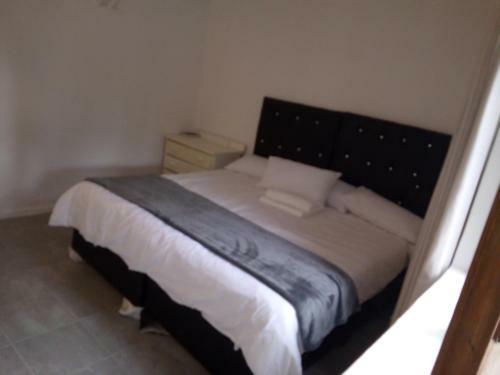 Hostal Demepran Grove B & B