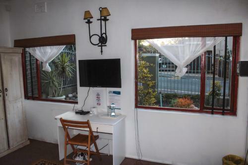 Hostal Demepran Grove B & B