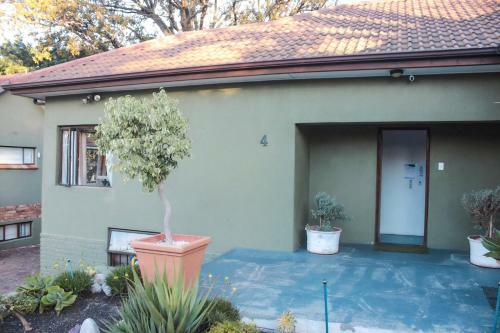 Hostal Demepran Grove B & B