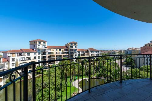 Island Club Apartments