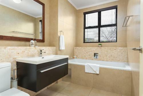Island Club Apartments