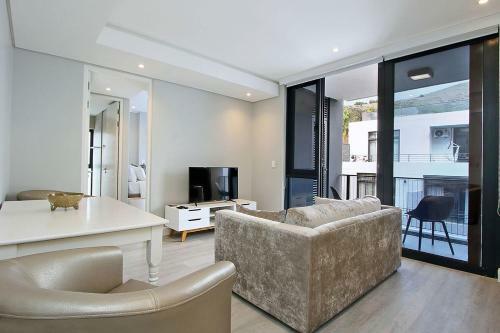 1 Bedroom Apartment At 35 On Main