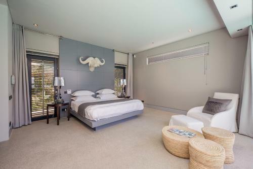 Loader Villa