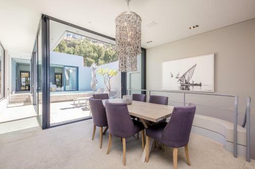 Loader Villa