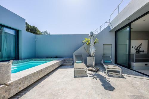 Loader Villa