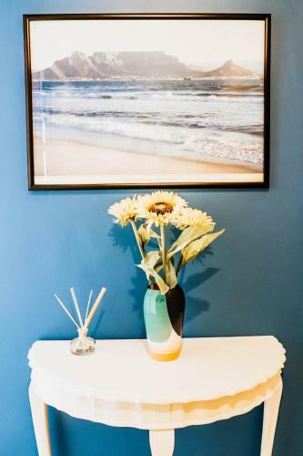 New Cumberland- Beachfront Apartment-ocean Views-wifi