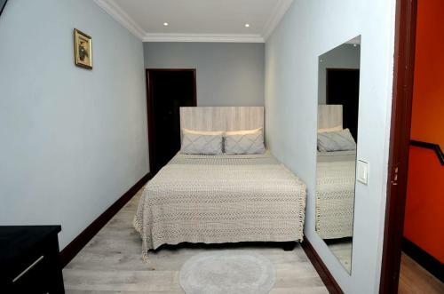 Hostal Elly Lodge