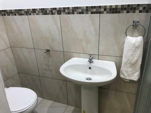 Hostal Fama Lodge Single Rooms