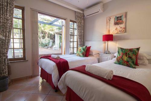 Villa 15 Oyster Crescent
