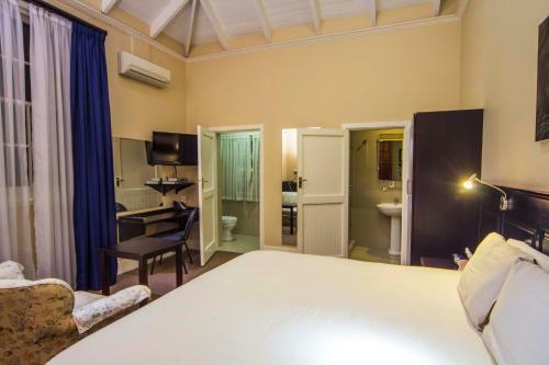 Hostal Albion Manor
