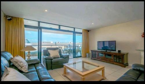 Gateway Luxury Apartment