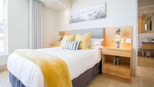 Hostal Waves Of Grace Seafront Villa